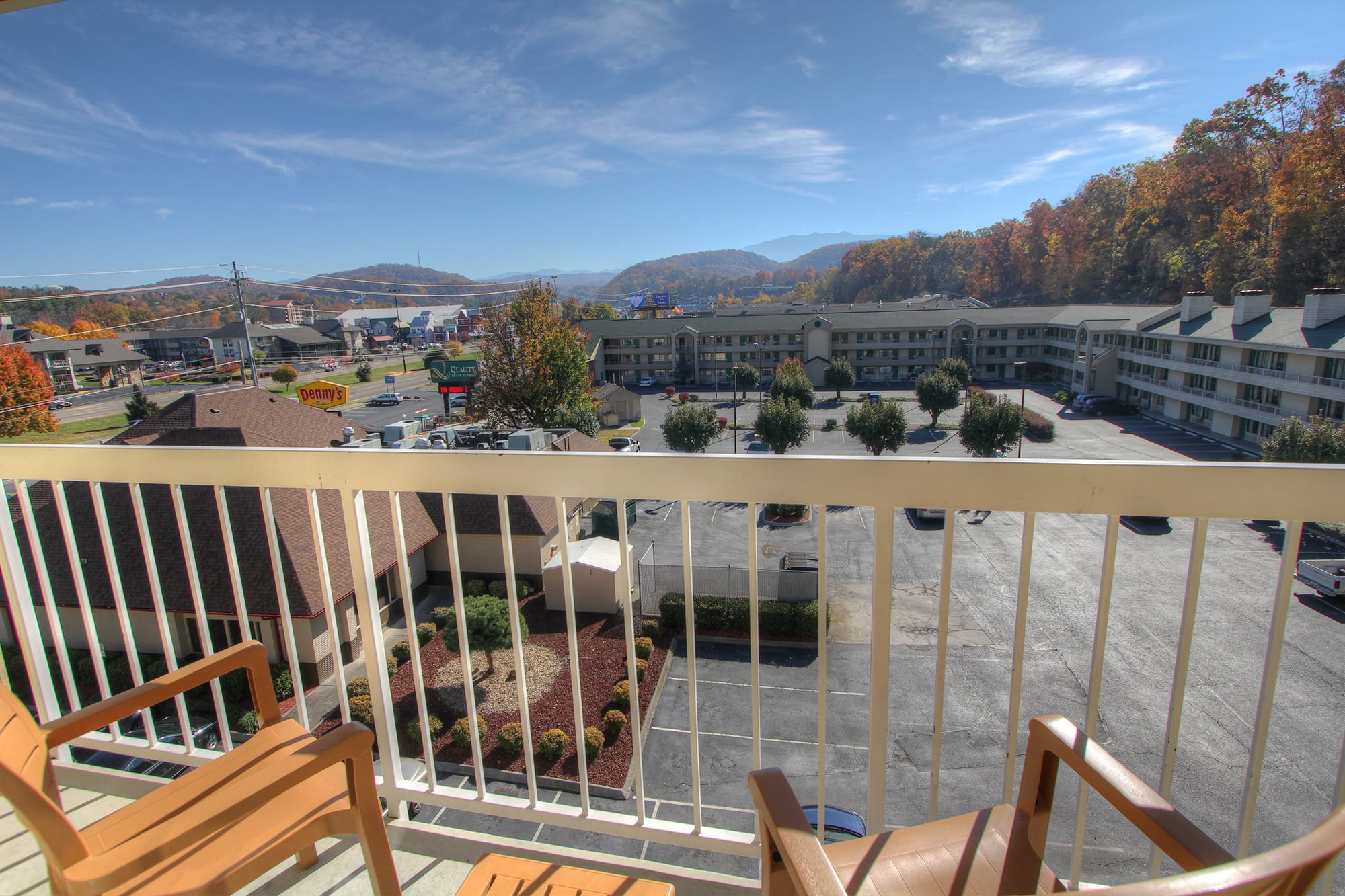 Reviews Smoky Mountains Comfort Inn Suites At Dollywood Lane